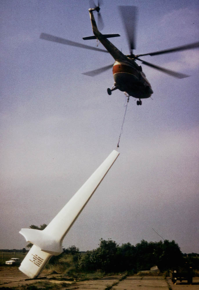 Transport und Aufstellung des Lilienthal-Denkmals in Anklam, Fotografie, 08.06.1982